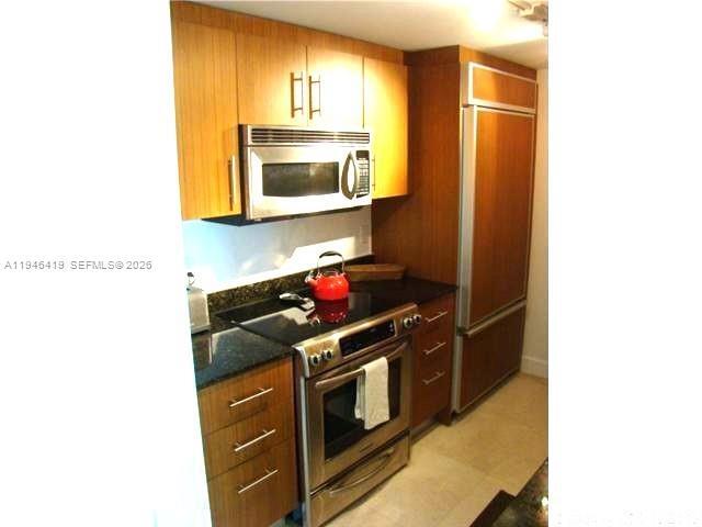 Building Photo - 10275 Collins Ave