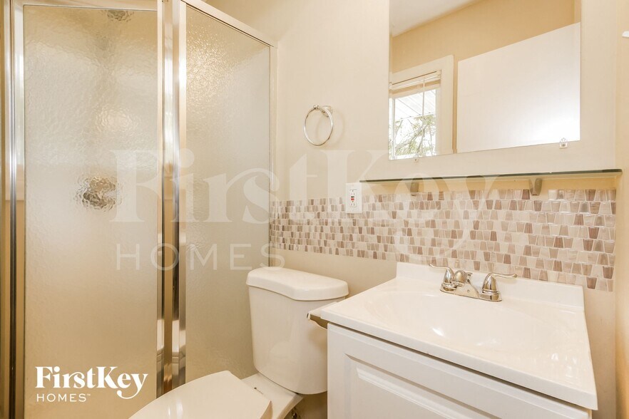 Building Photo - 105 Oxford Ln