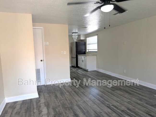 Building Photo - 8942 Temple Terrace Hwy