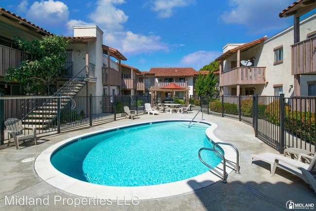Building Photo - Studio, 1 bath Apartment - 212 Palomar Street