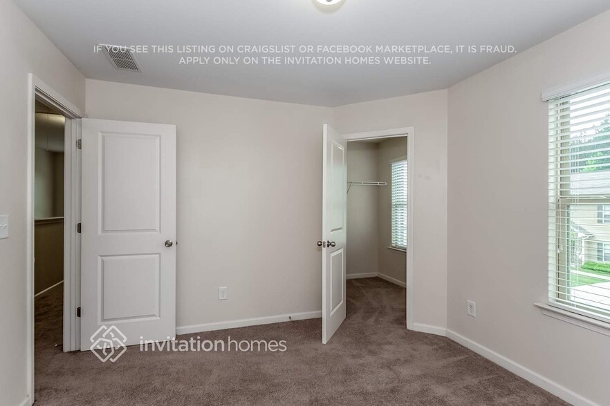 Building Photo - 4071 Oak Field Dr