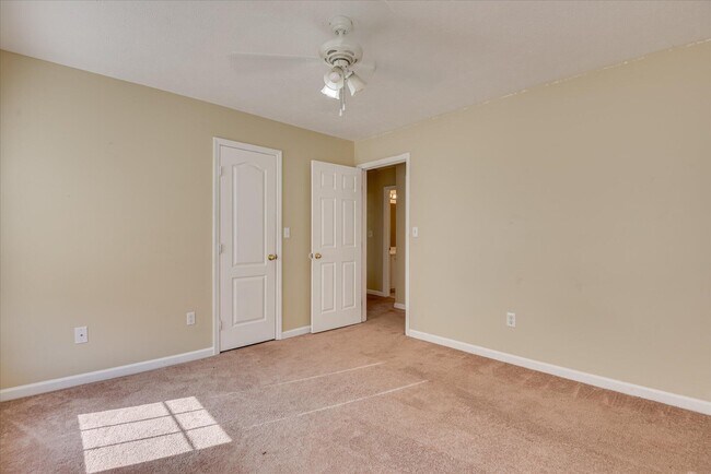 Building Photo - 2102 Howard Mill Rd