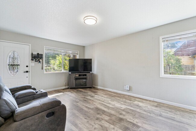 Building Photo - 2237 SE 139th Ave