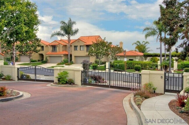 Building Photo - Beautiful 3 Bedroom/2.5 bath  detached hom...