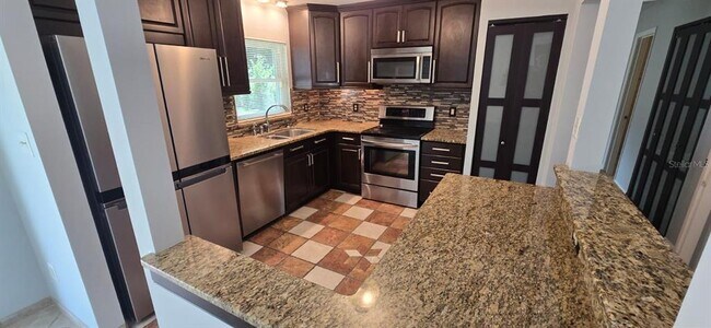 Building Photo - 1340 Paradise Ln