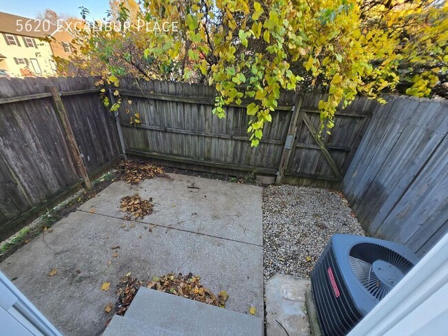 Building Photo - 5620 Excalibur Pl