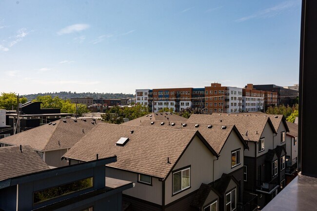 Building Photo - Ballard Townhouse