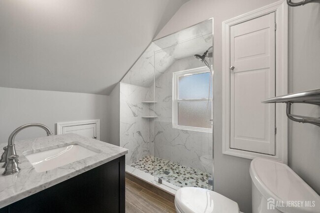 Building Photo - 657 Amboy Ave