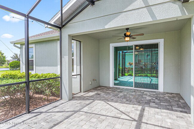 Building Photo - 7544 Loren Cove Dr