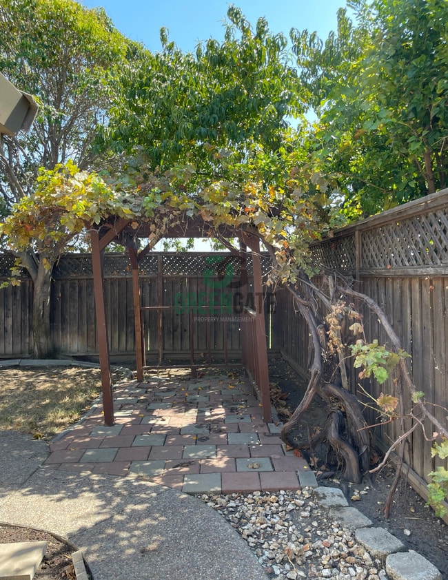 Building Photo - 1660 Etta Way