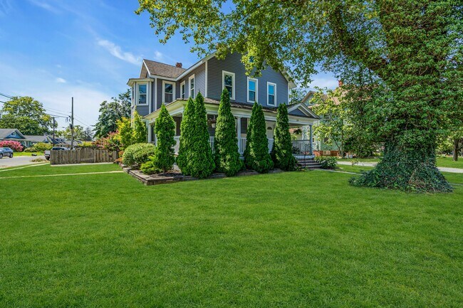 Building Photo - 298 Liberty St