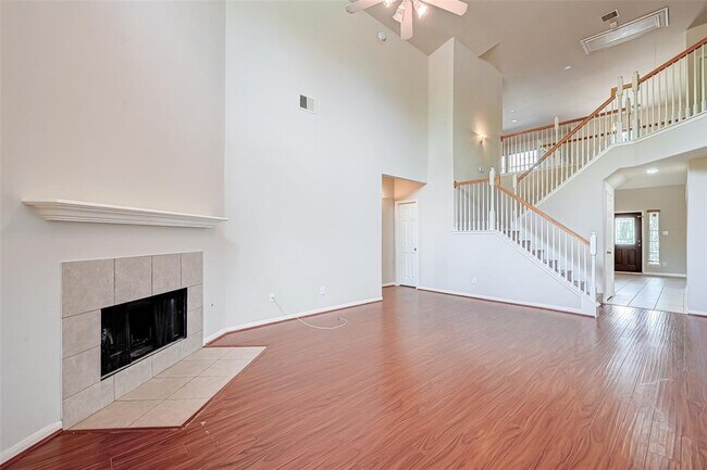 Building Photo - 2310 Diamond Springs Dr