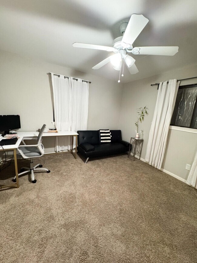 Building Photo - 2330 Walnut Ridge Dr