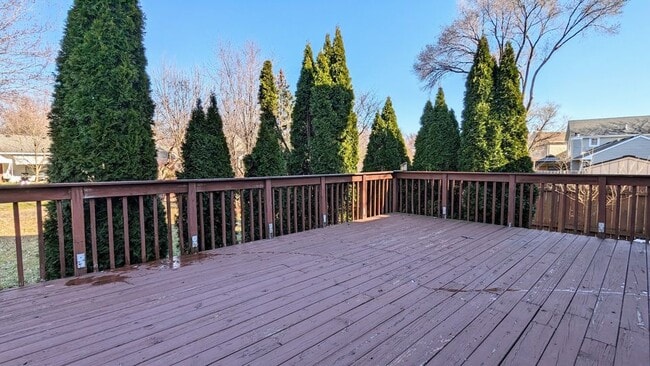 Building Photo - 1401 Knoll Dr