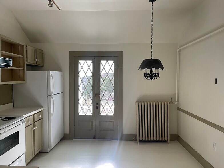 kitchen - 856 Boston Post Rd