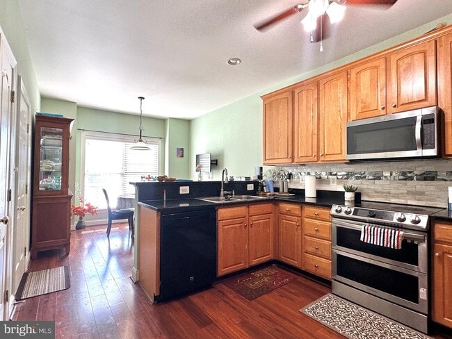 Building Photo - 25593 Creek Run Terrace