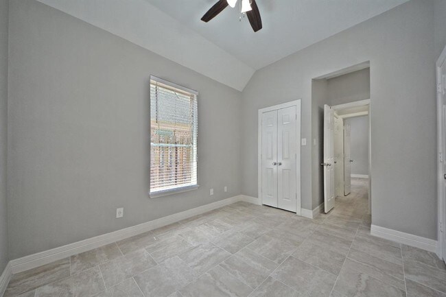 Building Photo - 21015 Eagle Bend