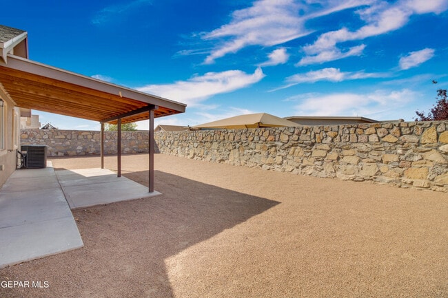 Building Photo - 14299 Desert Point Dr