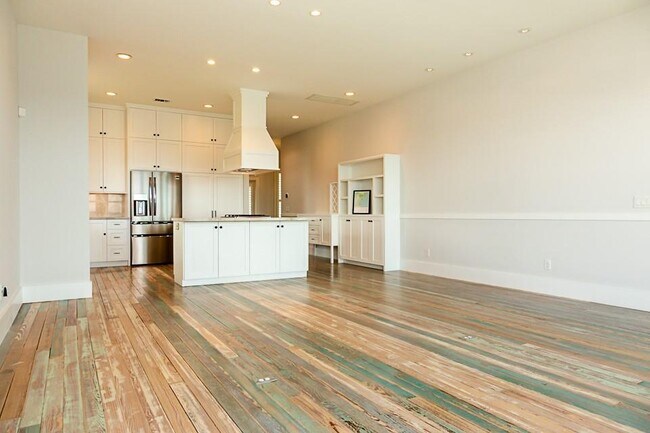 Building Photo - 2612 Todville Rd