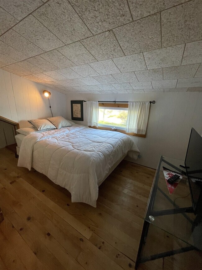 Building Photo - 9 Cross St