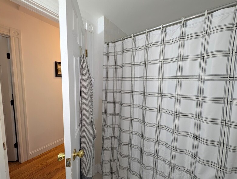 Building Photo - 37 Roberts Rd