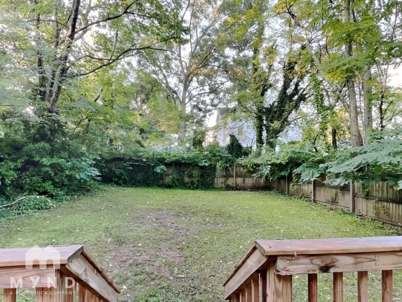 Building Photo - 117 Thayer Ave SE