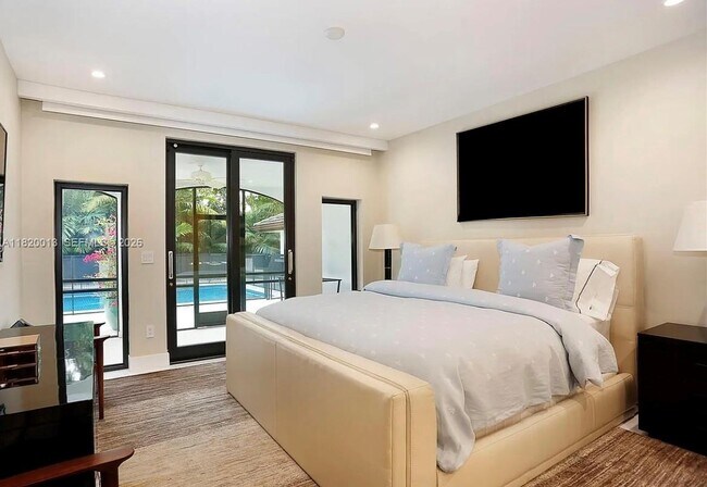 Building Photo - 6611 Leonardo St