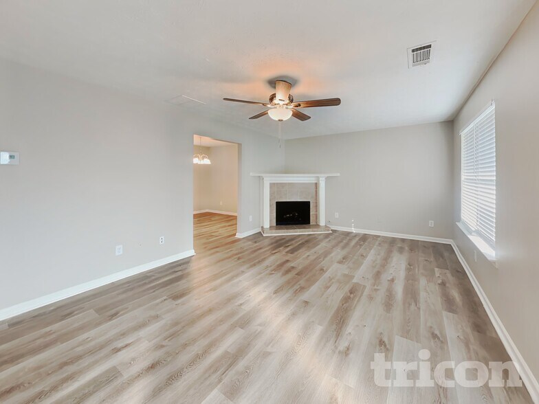 Building Photo - 501 Walton Dr