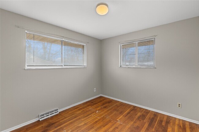 Building Photo - 1158 Reale Ave