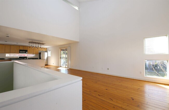 Building Photo - 2819 Crawford St