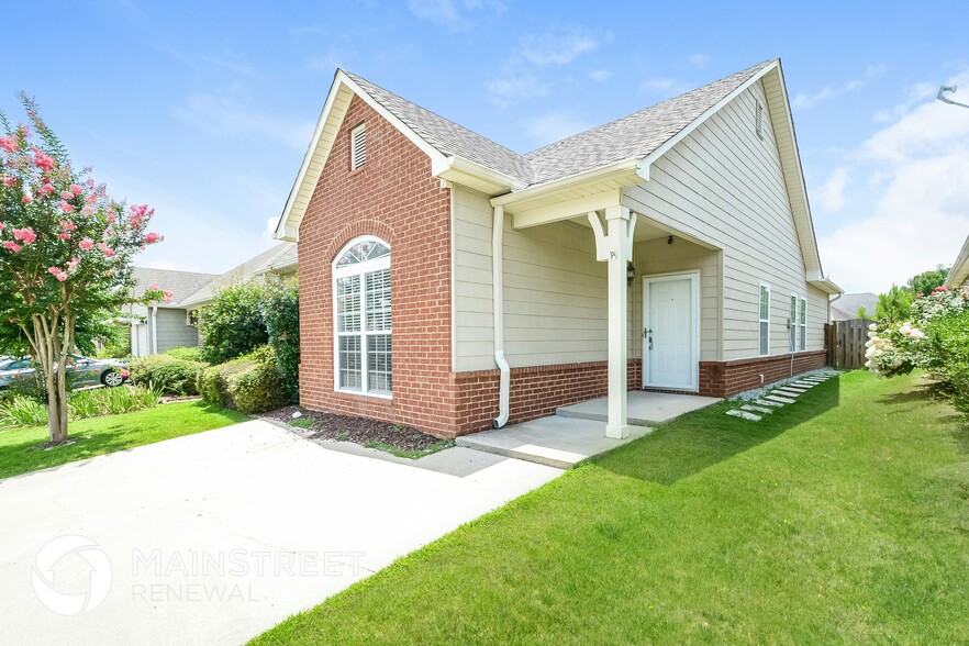 Building Photo - 1068 Fairbank Ln