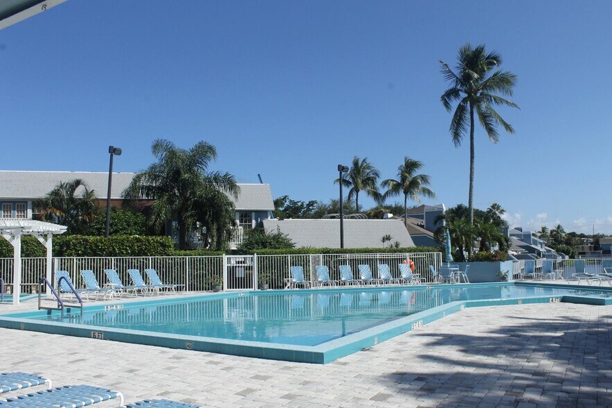 Building Photo - 1522 Ocean Dunes Cir