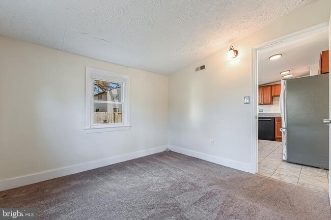 Building Photo - 1615 Grange Rd