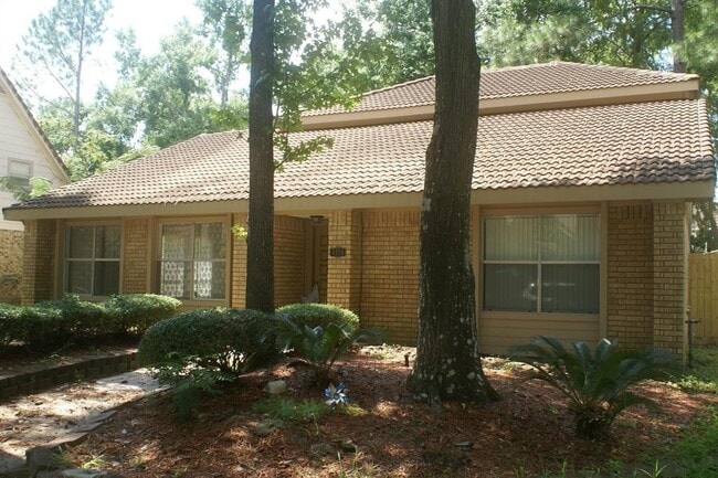 Primary Photo - 3223 Knoll Manor Dr