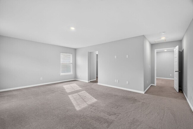 Building Photo - Modern Living in Summerville