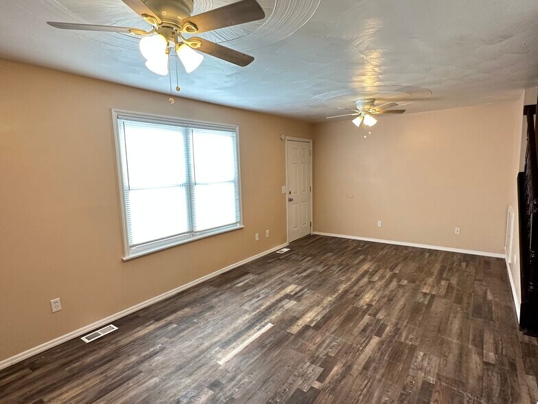 Living Room - 755 Chestnut Ave