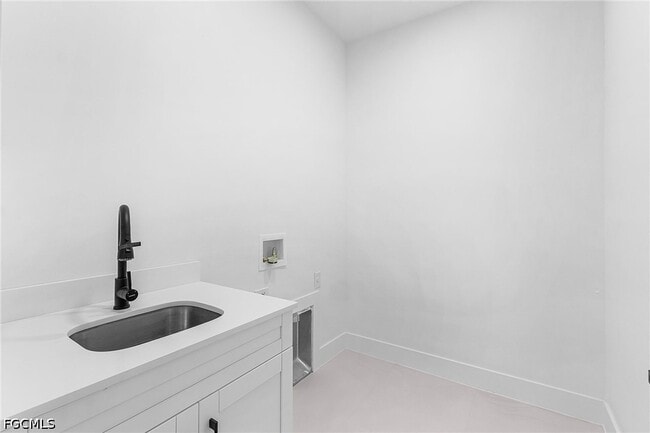 Building Photo - 417 SW 23rd Terrace