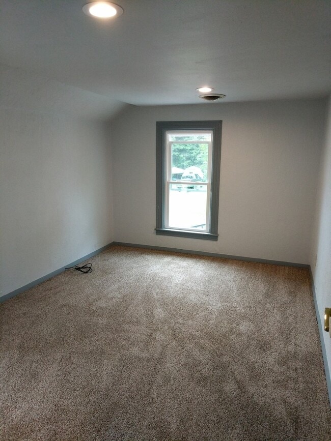 305 W College St. - 305-305 1/2 W College St Meadville PA 16335 ...