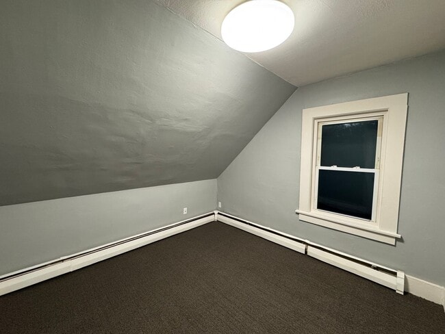 Primary Photo - 3rd Floor Amesbury 2 Bedroom+Office