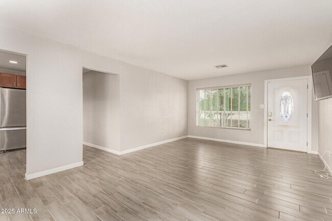 Building Photo - 501 E El Camino Dr