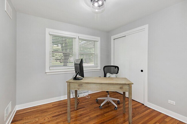 Building Photo - 1037 N Harrison St