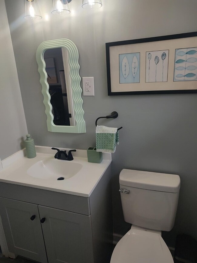 Building Photo - 307 Flagg St