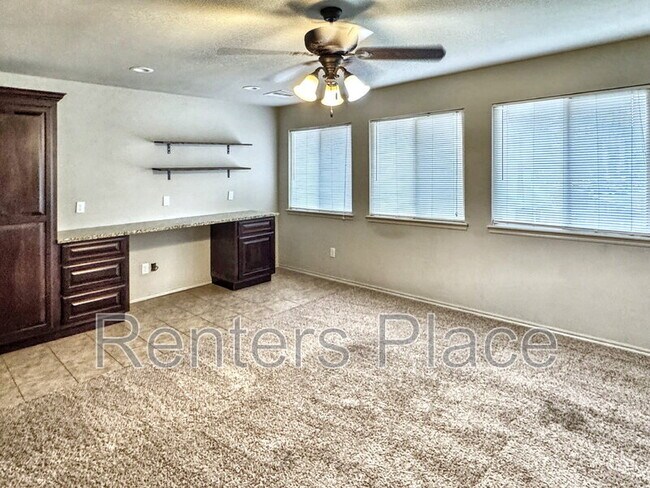 Building Photo - 821 W Elmira St