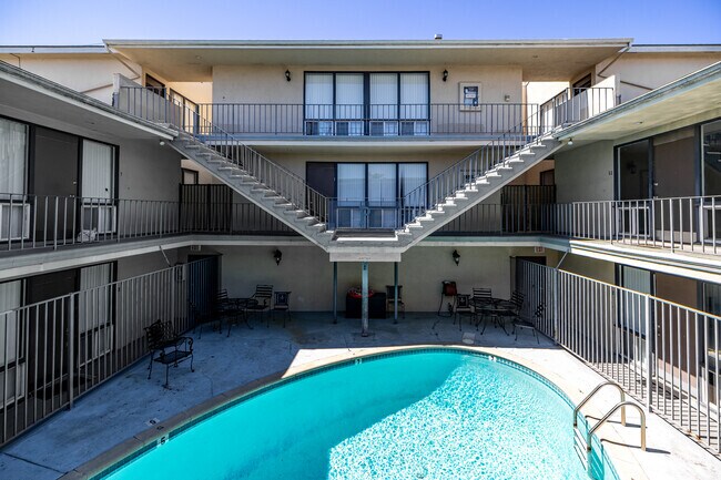 Building Photo - 125 Ximeno Ave.