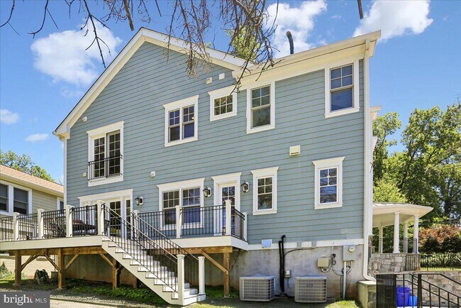 Building Photo - 7800 Radnor Rd