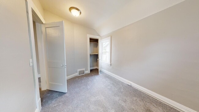 Building Photo - Old Brooklyn - 4 Bedroom Single Family Home