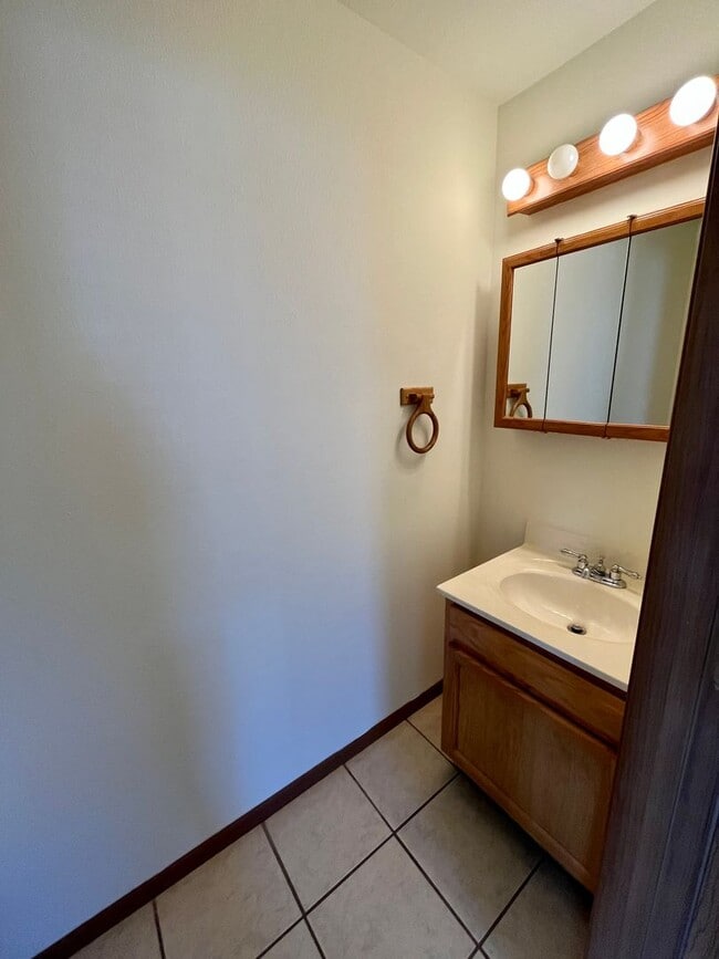 Building Photo - All Inclusive | 2 Bedroom | 1.5 Bathroom | Duplex