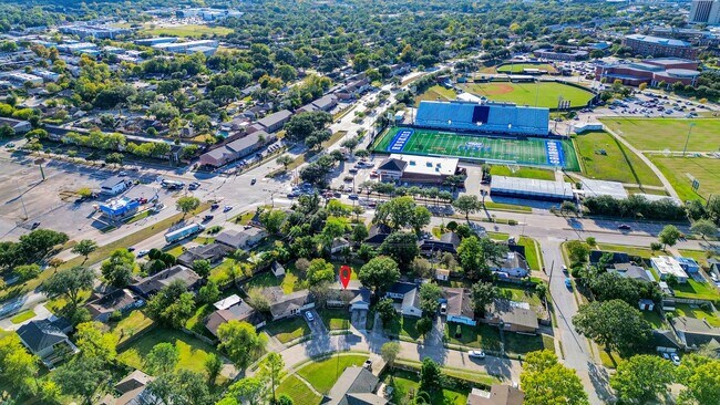 Building Photo - 7914 Marinette Dr