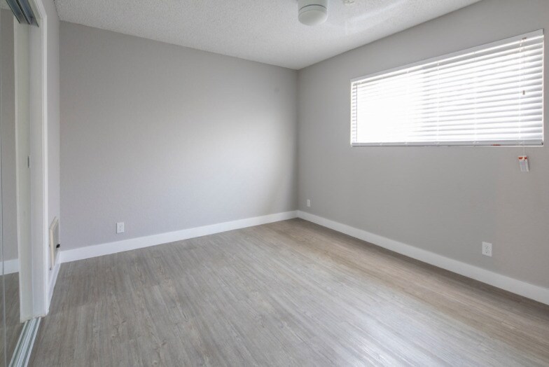 3rd Bedroom - large closet - 3415 Plata St