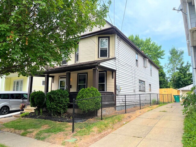 Building Photo - 24 Briggs Ave
